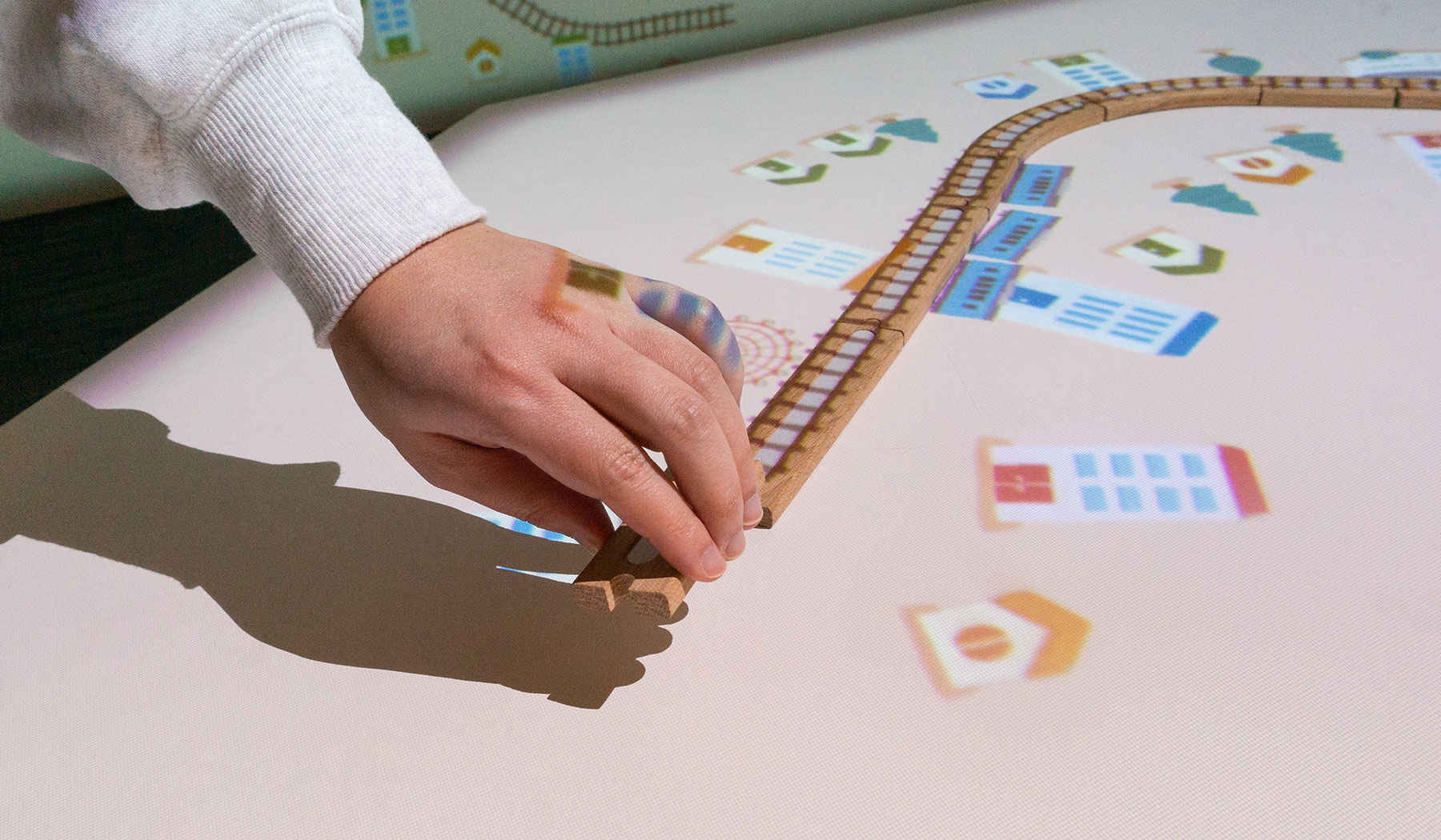 写真:しのざき文化プラザ レールで彩るえどがわ区