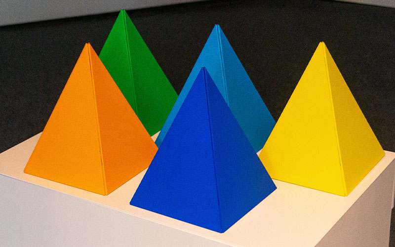 写真：メイト 5色の帽子